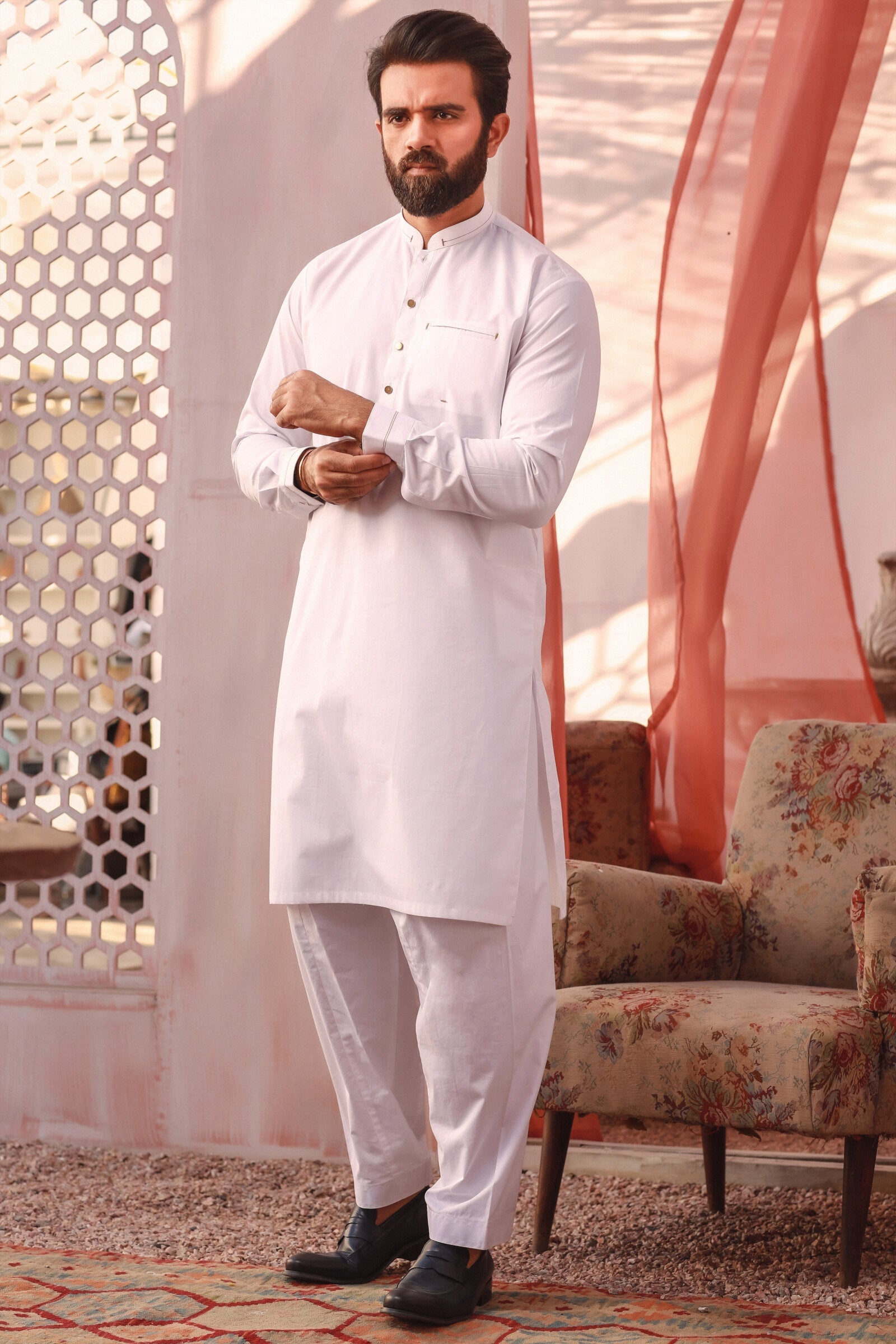 2PC STITCHED-SILVER STAR EGG WHITE IST-05