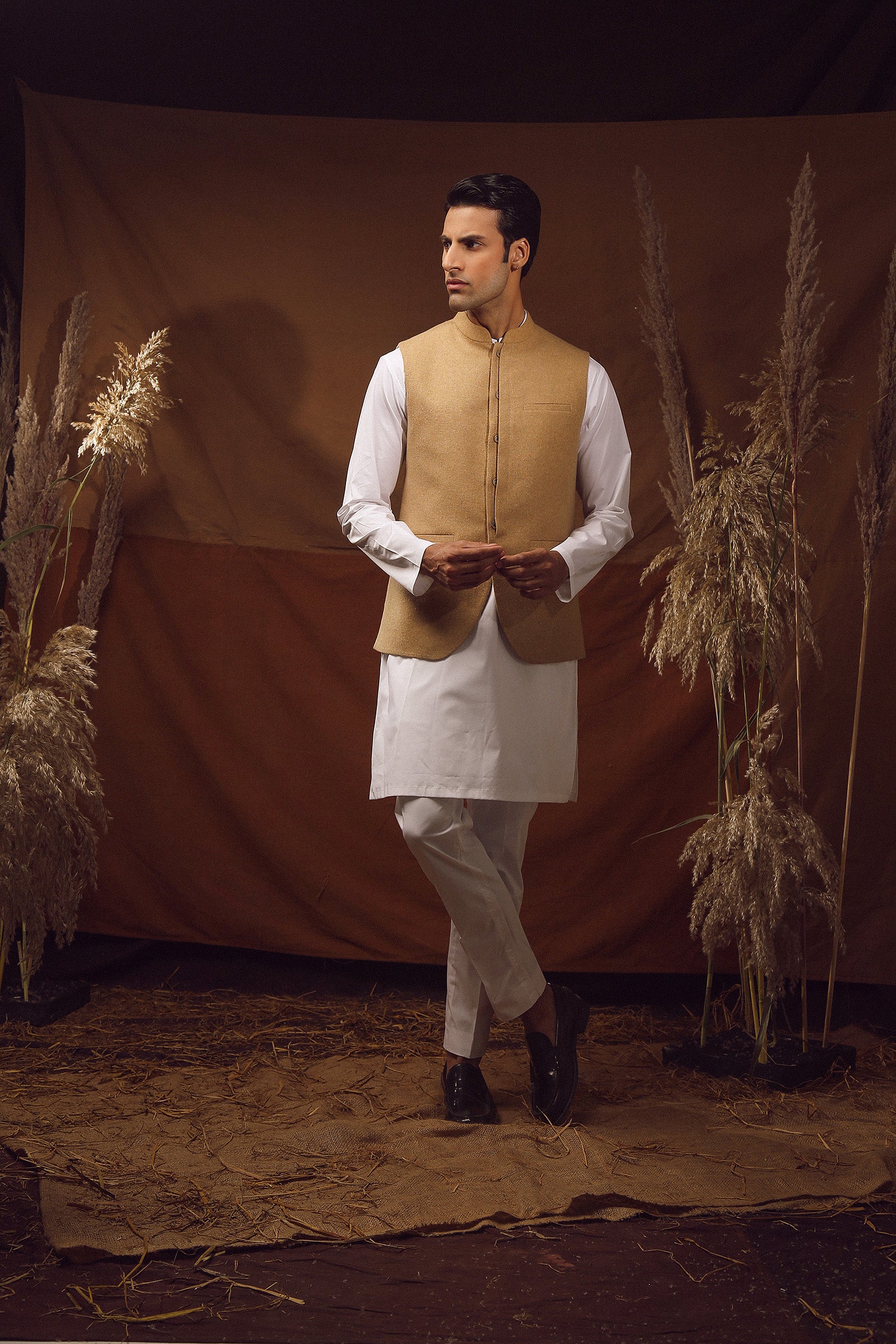 WAISTCOAT-TWEED LIGHT KHAKI IST-59