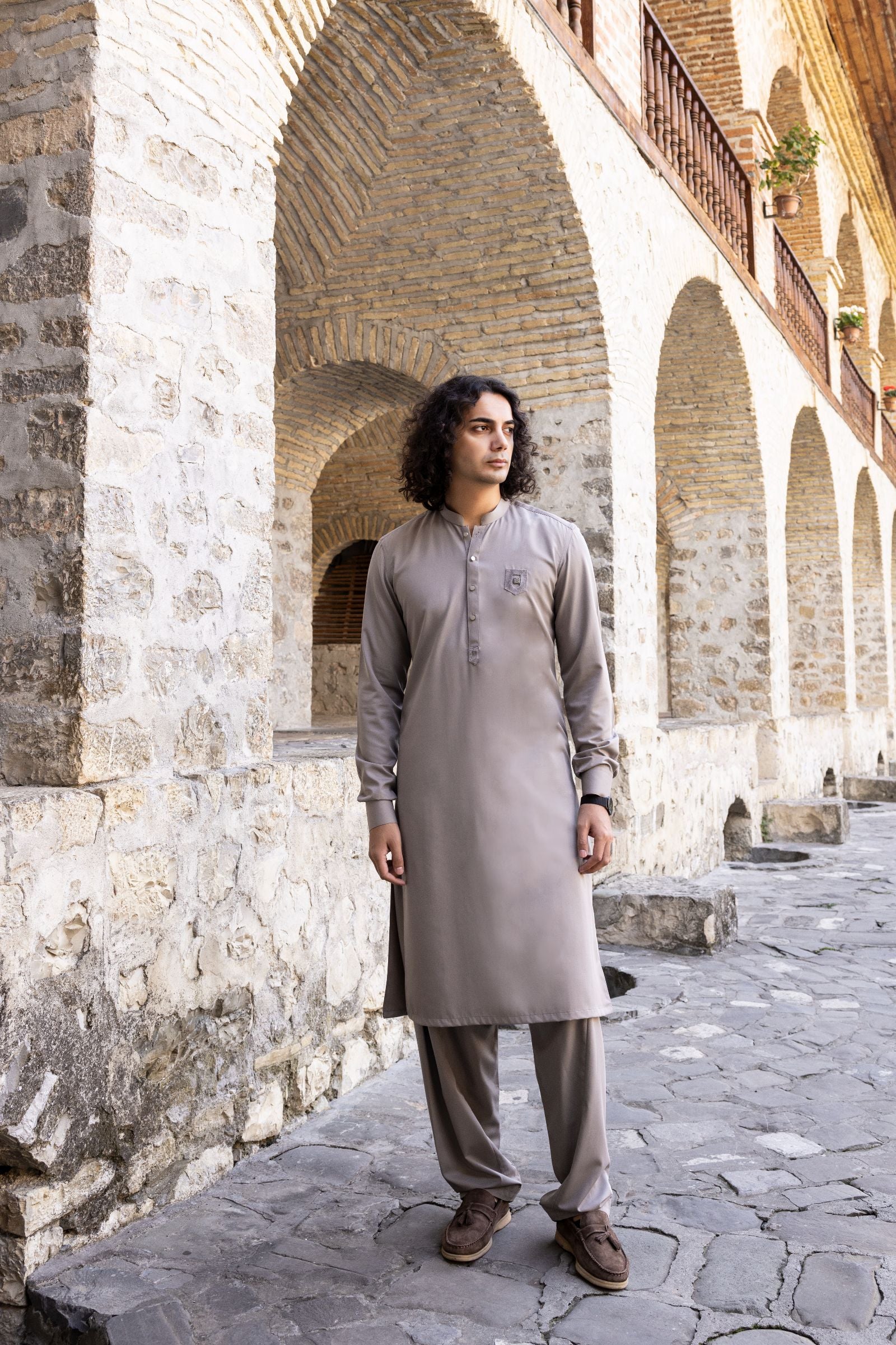 WHITE PEARL - Video Poster 1