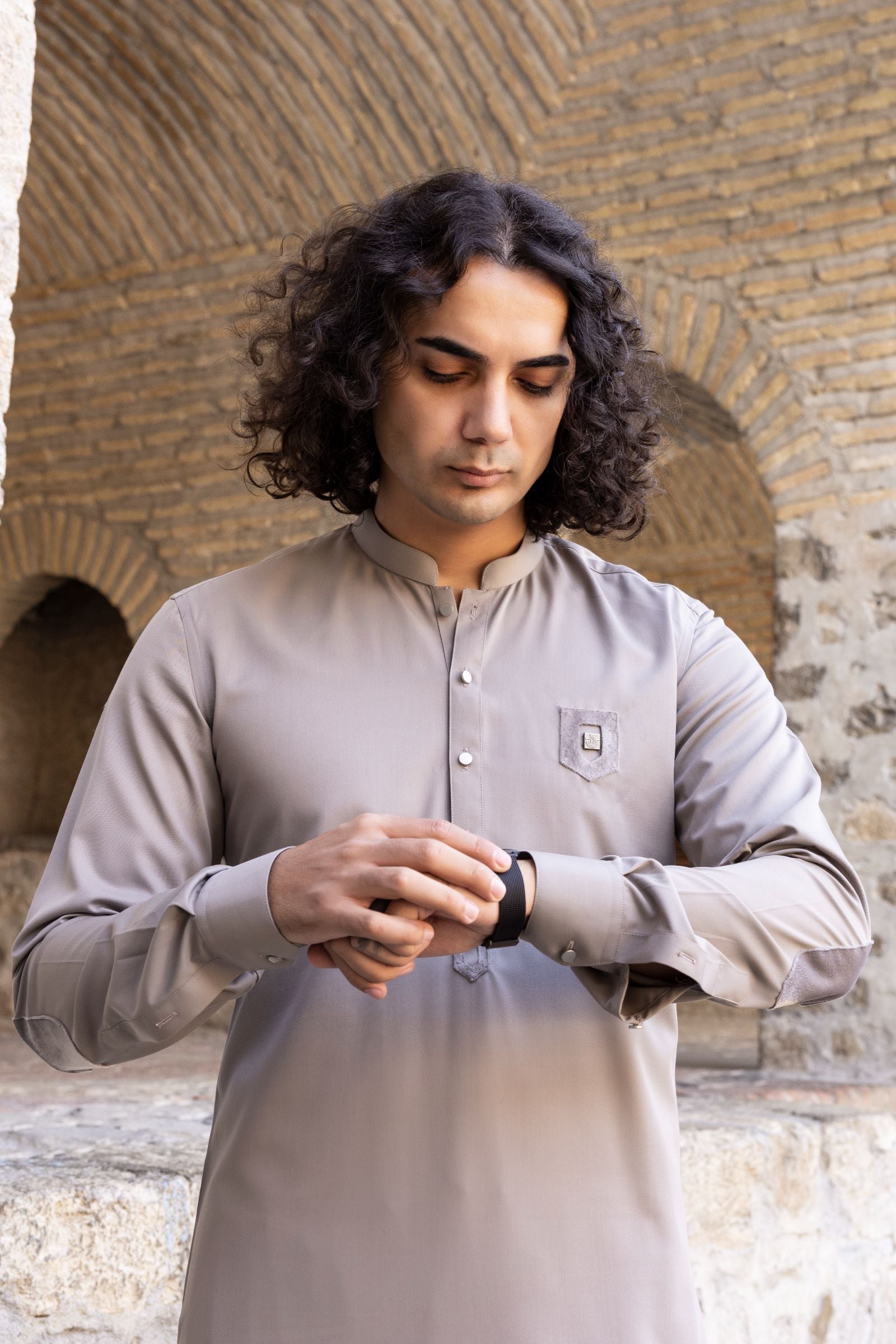 WHITE PEARL - Image 1